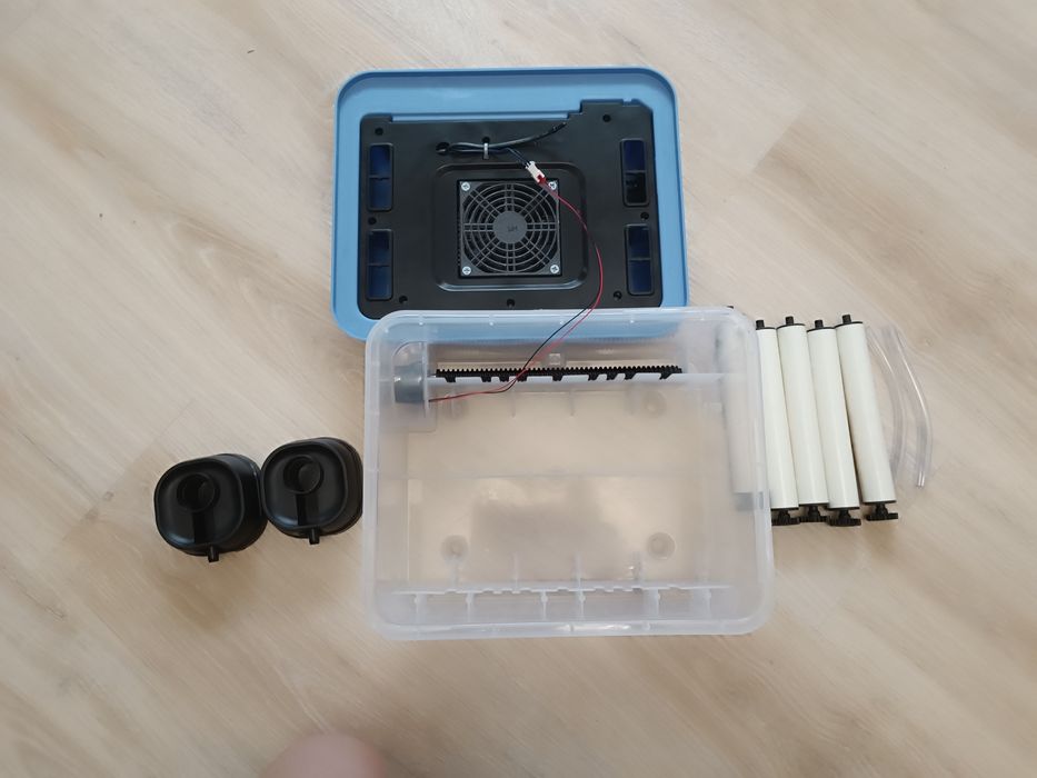 Инкубатор для яиц 46 шт