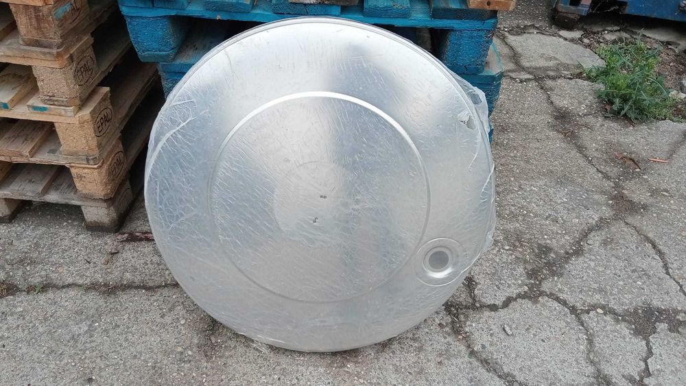 Bazin inox cu capac flotant, 600 litri, Nou! Nefolosit. Butoi vin MARCHISIO.