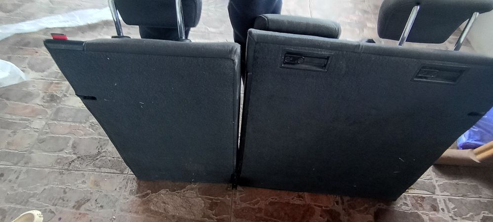 Vând scaune audi A4 b8