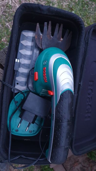 Foarfeca tuns iarba/gard viu Bosch