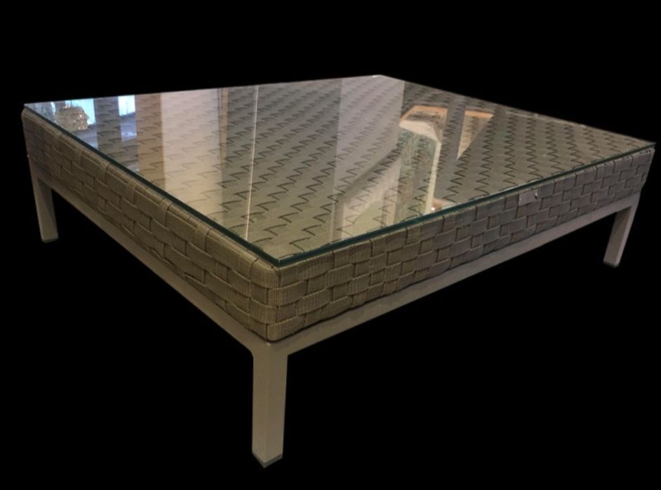 Masuta terasa de cafea din ratan cu sticla securizata