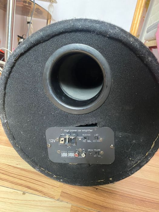 Продам Сабвуфер JBL