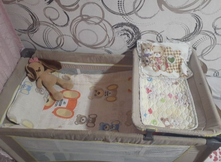 Срочно продам детскую кроватку. В хорошем состоянии с манежной