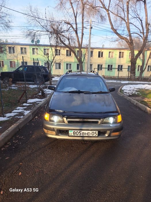 Продам тойота калдина