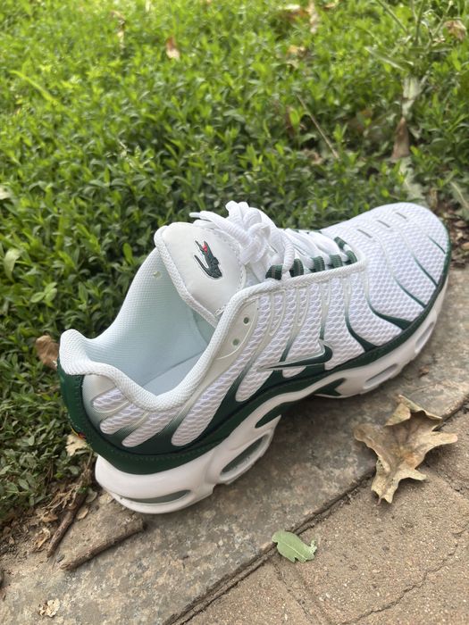 Кроссовки новые nike