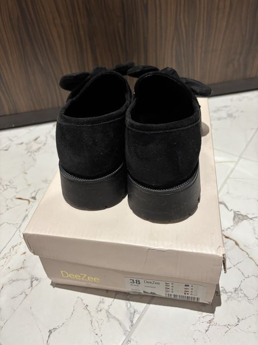 Черни велурени лоуфъри