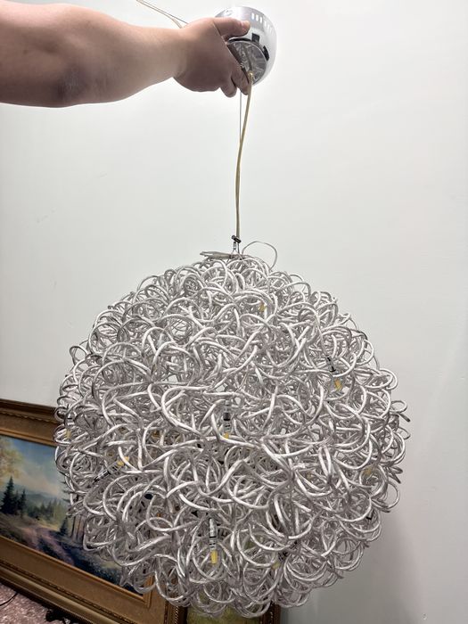 Продам люстру в хорошем состоянии