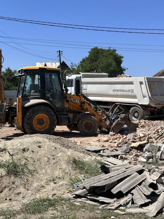 Execut lucrari cu Buldoexcavator si Bascula 8x4