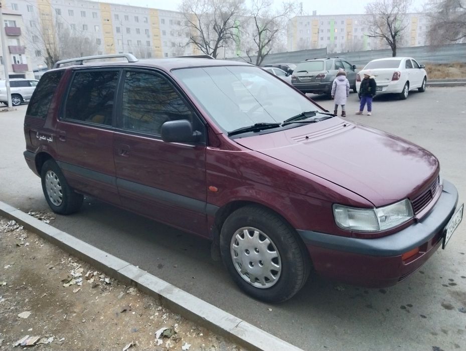 Мицубиси Спейс вагон