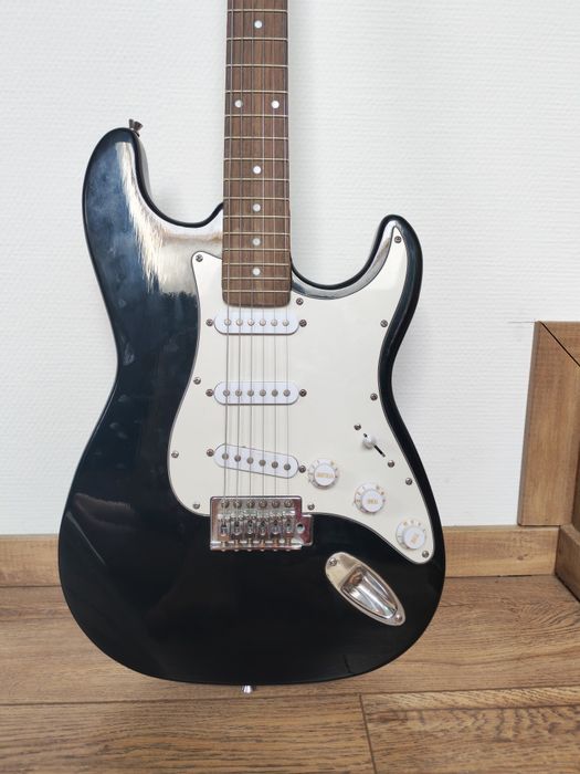 Chitară electrică e.zipy KZ1010 Stratocaster + husă | 3 pickup-uri