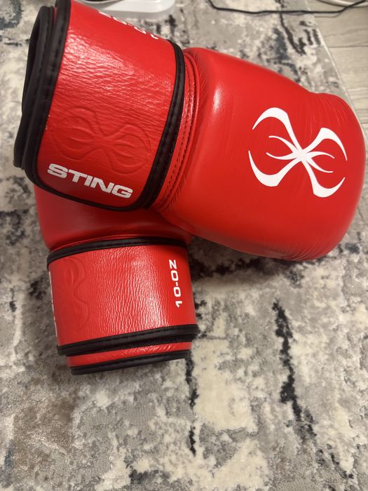 Manusi STING rosii 10oz