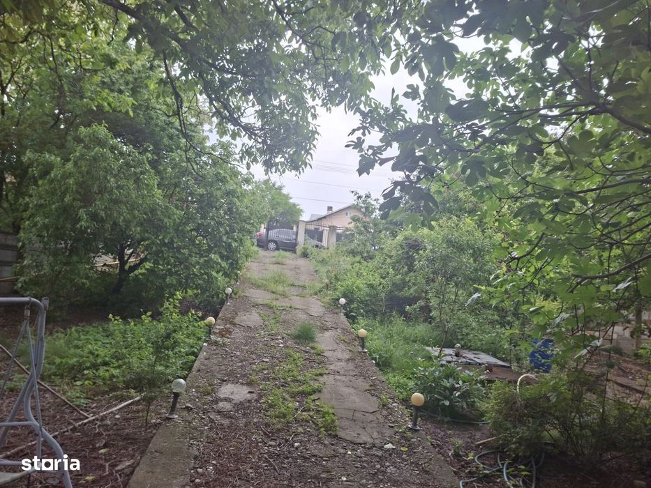 Bucov, 2 imobile de vanzare