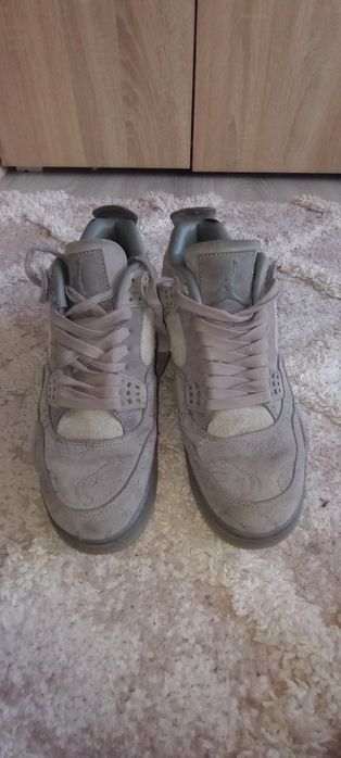 Jordan 4 retro kaws 42,5
