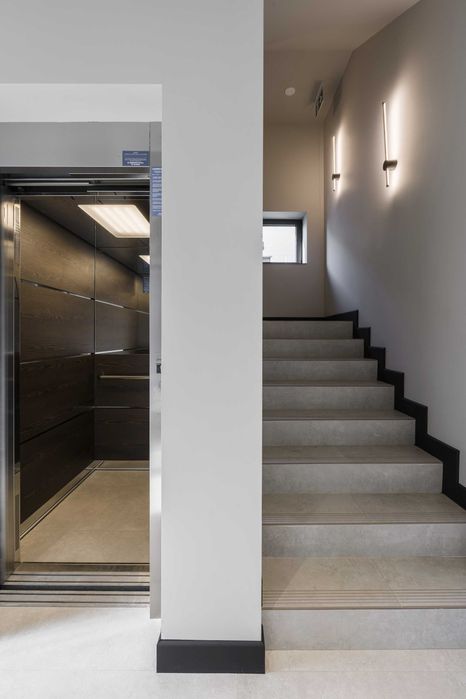 De inchiriat spatiu comercial/birouri/showroom/magazin/farmacie la parter DN1 246.5mp