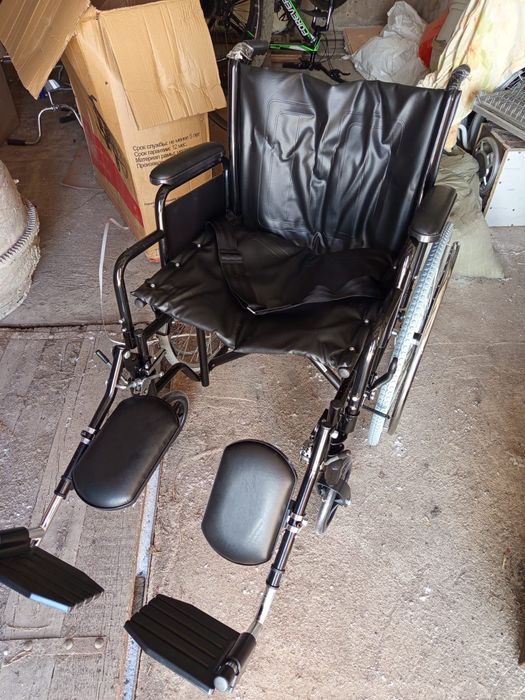 Продам уличную  креслокаляску