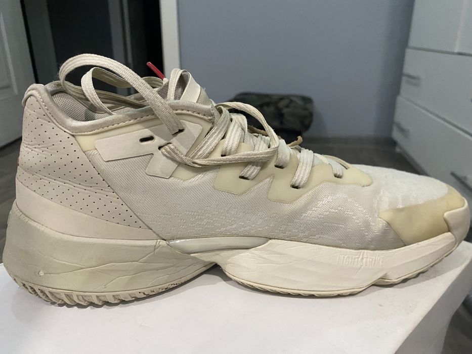 Баскетбольные кроссовки