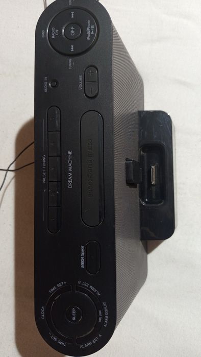 Радио часовник SONY