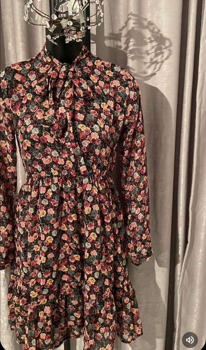 Рокля - Zara с флорални мотиви