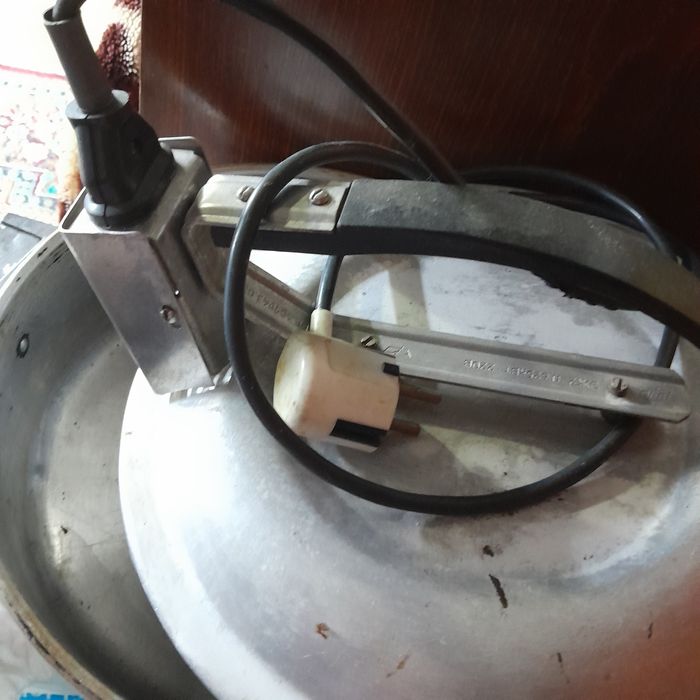 Электро печь , работает отлично