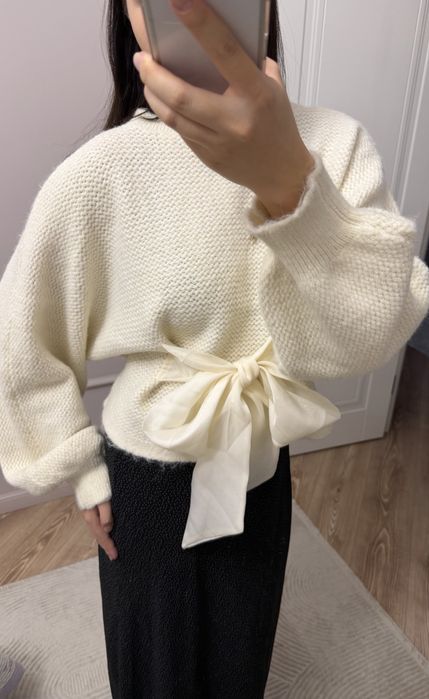 Свитер с бантом, новый