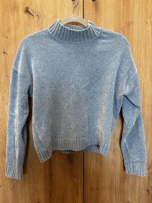 Мек светлосин пуловер