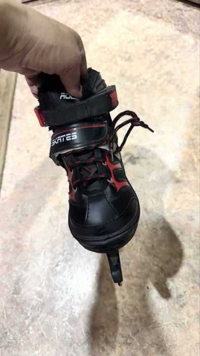 Продам детский коньки