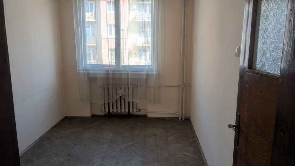 Дава се под наем Четиристаен апартамент в София, Център - 130 кв.м за 600 € - Снимка #1