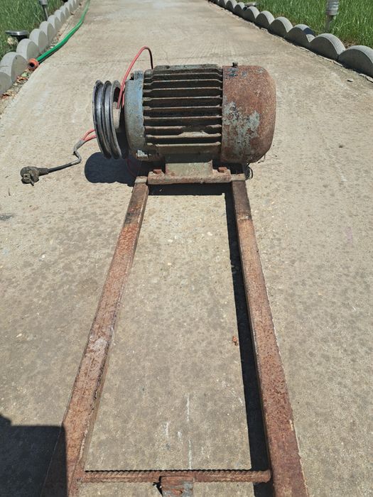 Motor electric 220 * 380 Va + bonus motor  mai mic