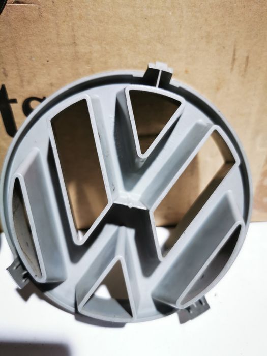 emblema noua originala grila fata

volkswagen passat sharan lt