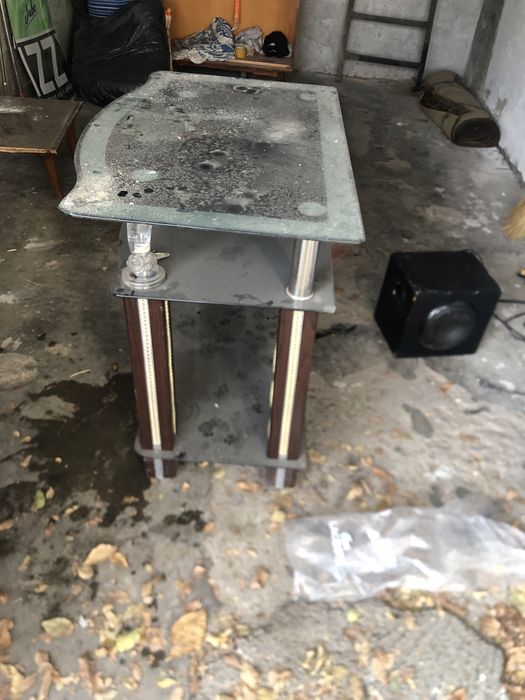продам стеклянный стол