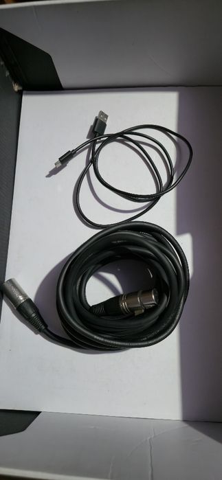 Microfon Studio RØDE NT1 și Interfață Audio RØDE AI-1