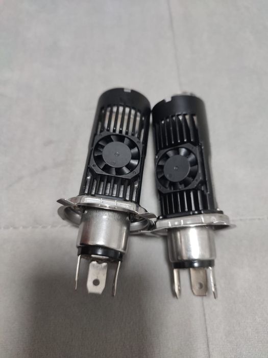 Продам bi led H4 в отличном состоянии