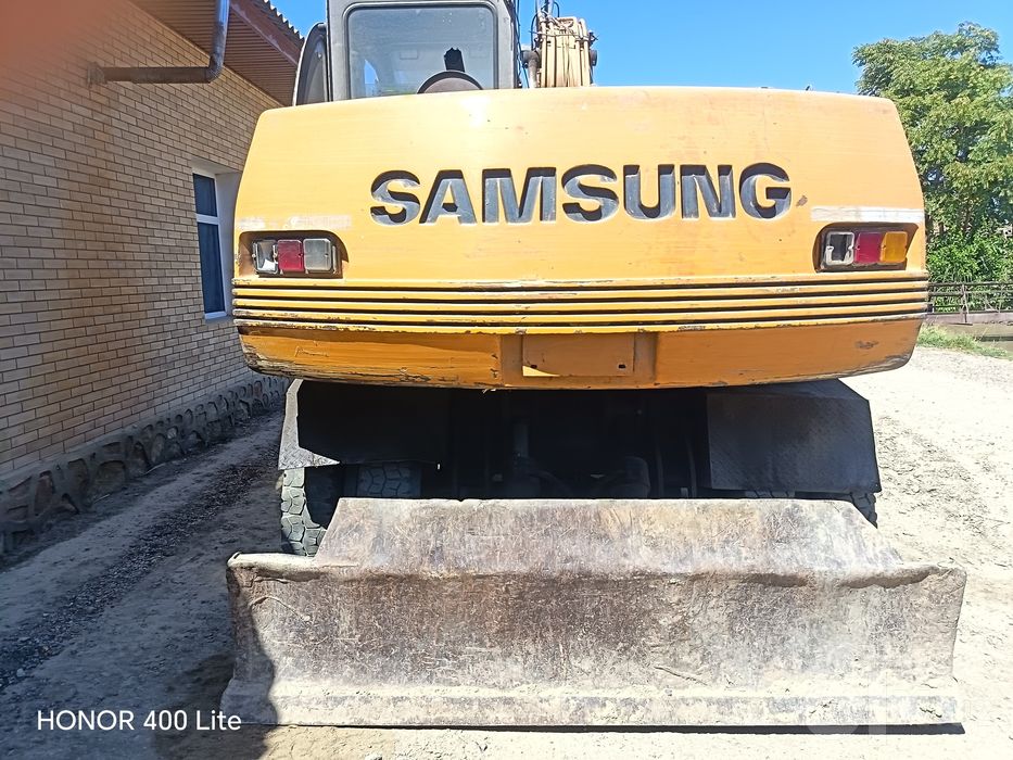 Samsung 132 ekskuator sotiladi