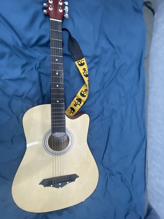 Гитара акустическая