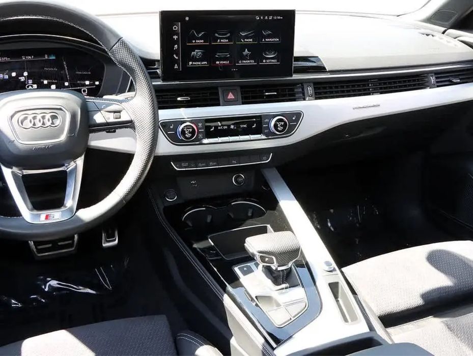 Audi A4 45 S line Premium Plus 2023