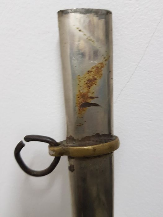 Българска офицерска сабя ДКВ ("до края на войната"). От 1940те години.