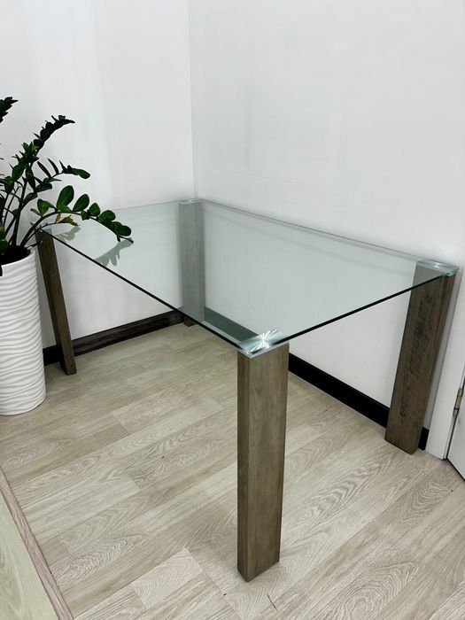 Стекляные столы