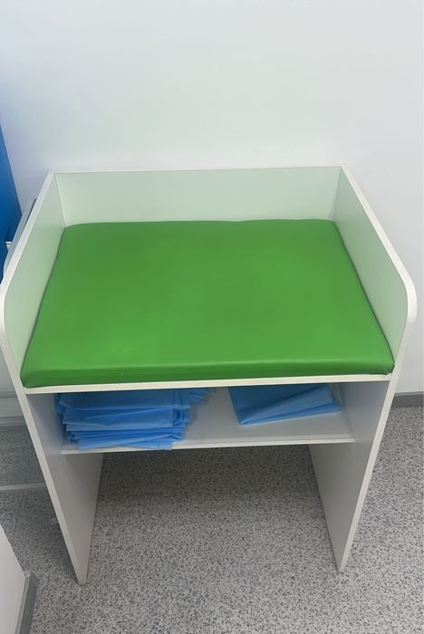 Пеленальный столик