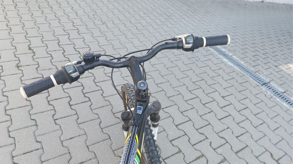 Bicicleta cu roti de 26”