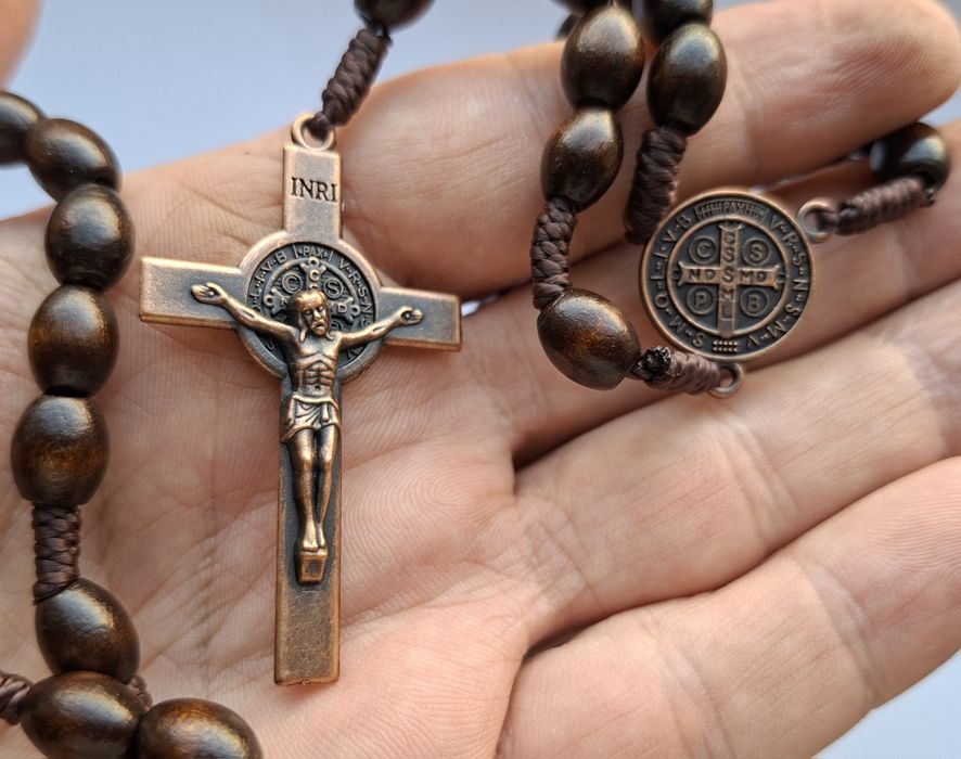 Rozariu din lemn / cruce metal