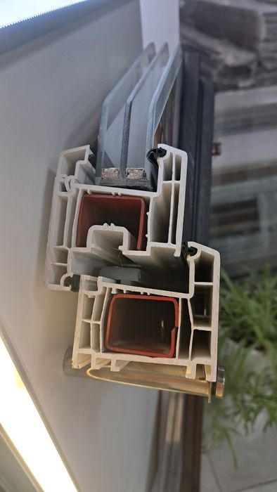 Пластик Терезе Есык Витраж