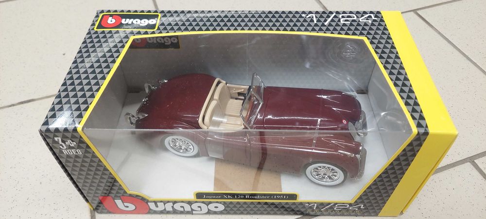 Jaguar XK 120 roadster 1951 - Bburago 1:24 - absolut noua, in cutia originala !