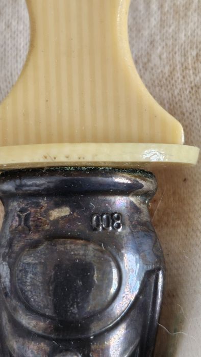 Сребърни прибори за сервиране