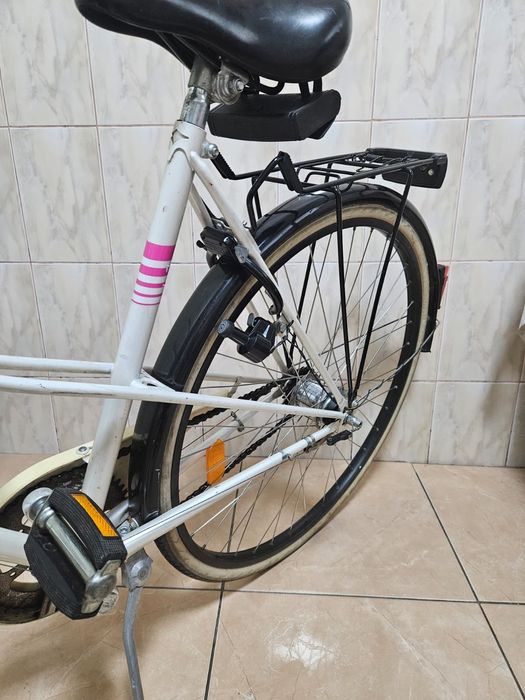 Vând bicicleta adulți stra foarte buna