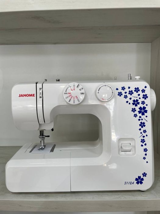 Многофункциональная швейная машина Janome E-Line 15