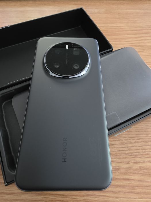 Vand Honor Magic 7 Pro - impecabil ca nou + carcasa carbon