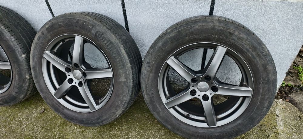 Джанти 17" DEZENT 7.5J 5x114.3 ET45 отвор 71.6мм с гуми CPC5 225/60/17