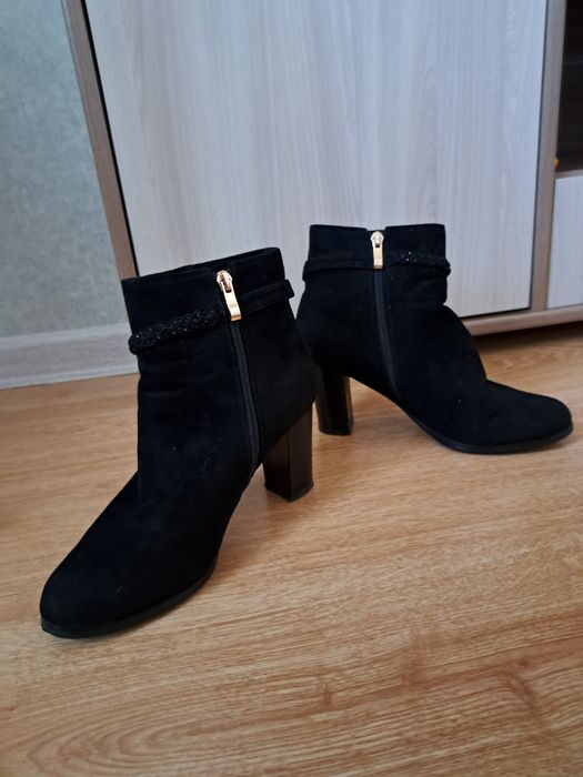 Демисезоннве женские ботинки