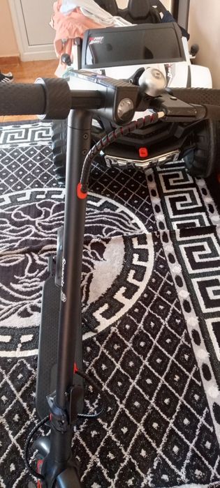 Vând trotineta electrica