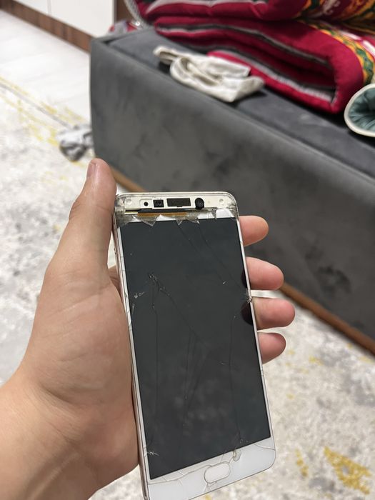 Продается телефоны на запчасть